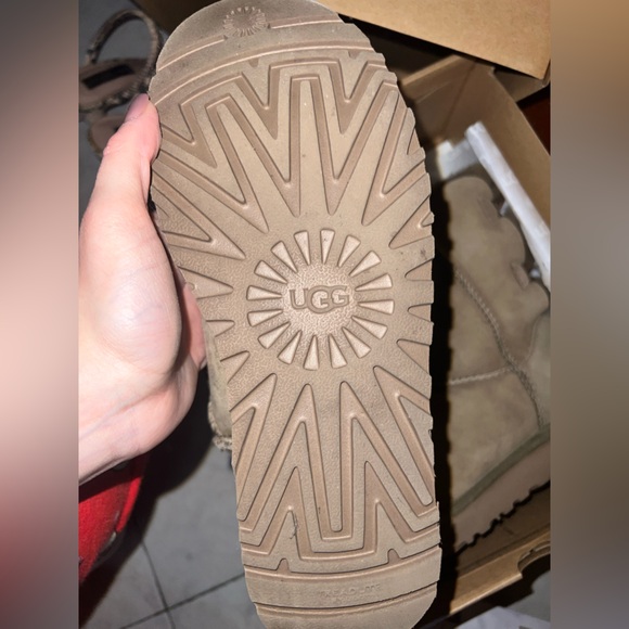 UGG BAILEY BOW II CARIBOU - Picture 3 of 4